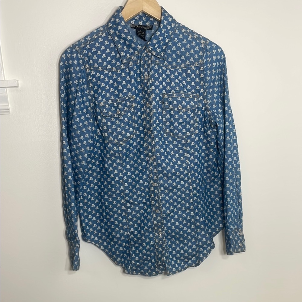 Red Snap - Women’s Blue Skull Patterned Button Up Shirt